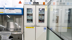 薬用保冷庫　MPR-414F
