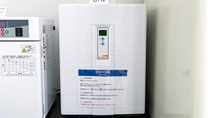 小型低温恒温器：ローテンプインキュベーター　LTI-300